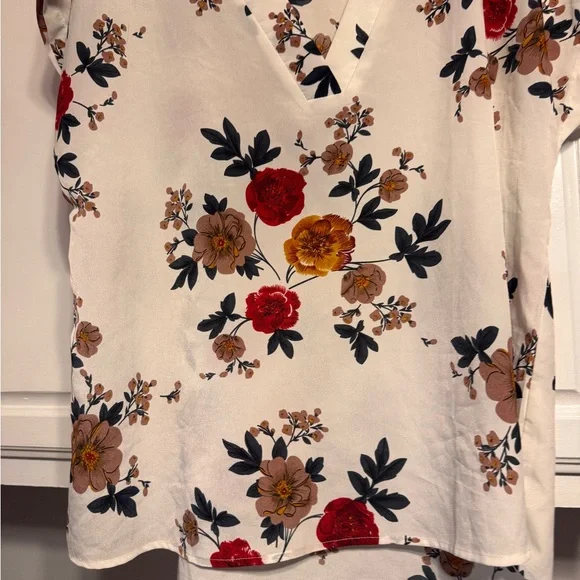 Floral V-Neck Women's Top - Picture 2 of 3